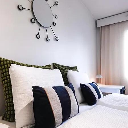 Apartment Cozy 2br Retreat W Balcony Serene *